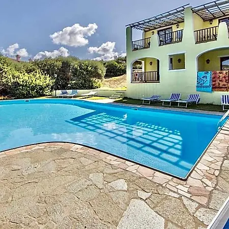With Air Conditioning And Shared Pool, Just A Few Minutes From La Pelosa Hotel Stintino