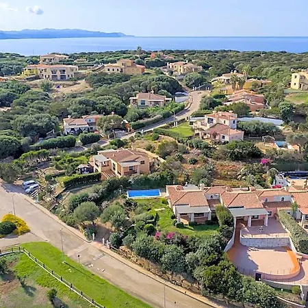 With Air Conditioning And Shared Pool, Just A Few Minutes From La Pelosa Stintino